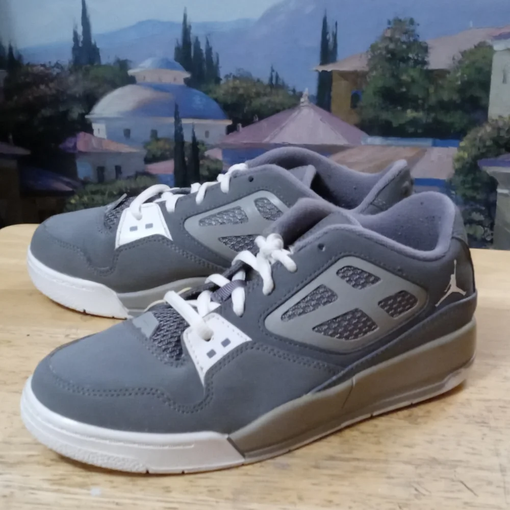 🏀Nike Air jordan flight 23,Size 2Y 🎢🎒Like 🆕New!, A Nice Gift Giving Item. 🎊 - Picture 7 of 11